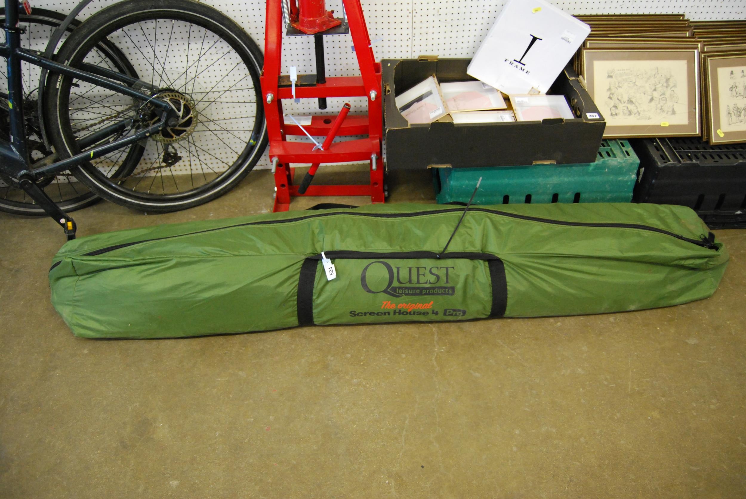 QUEST THE ORIGINAL SCREEN HOUSE 4 PRO GAZEBO P2300230433