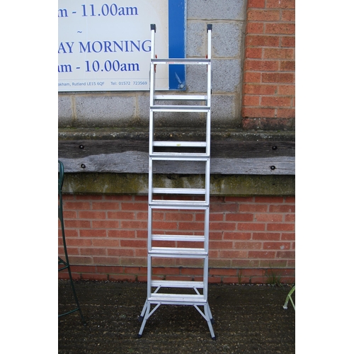 565 - ALUMINIUM 3 WAY LADDER