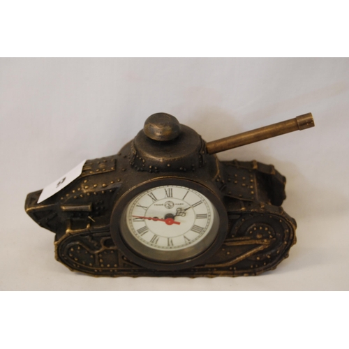 9 - MODERN 1ST WORLD WAR TANK MANTLE CLOCK