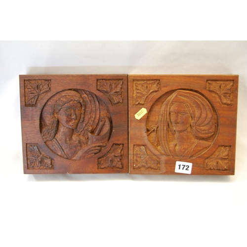 172 - PAIR OF MAHOGANY PASTRY MOULDS DEPICTING ELIZABETHAN LADY & GENT (EACH 21CM X 19CM)