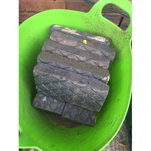 625 - QUANTITY OF BLUE VICTORIAN GARDEN TILES / BRICKS (TUB NOT INCLUDED)