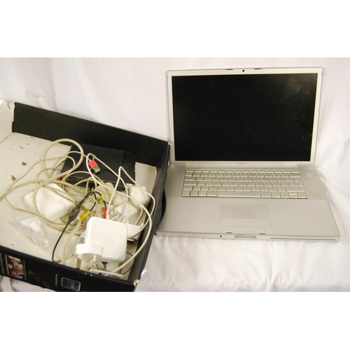 318 - APPLE MAC BOOK PRO 15