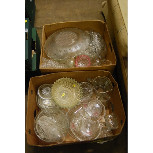 340 - 2 BOXES OF MISCELLANEOUS GLASSWARE