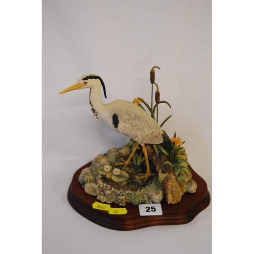 25 - BORDER FINE ARTS FIGURE OF HERON STANDING ON POND WITH LILY PADS AND BULLRUSHES