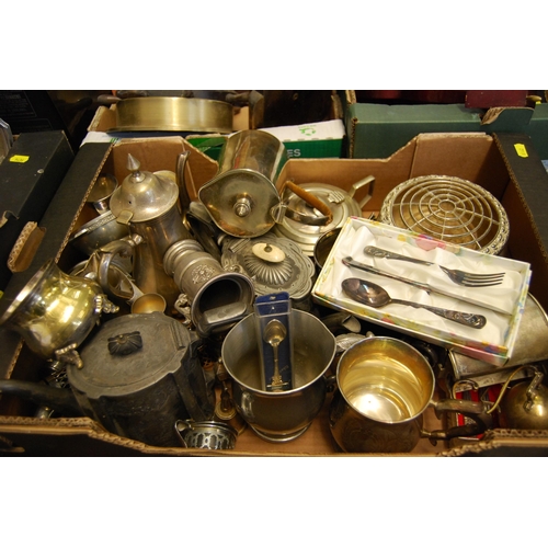 428 - QUANTITY OF SILVER PLATED AND PEWTER WARE INCLUDING TEAPOTS, COFFEE POT, TANKARDS, ETC