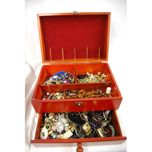 451 - RED PAINTED JEWELLERY BOX WITH SECTIONS & DRAWER AND LARGE QUANTITY OF MISCELLANEOUS JEWELLERY