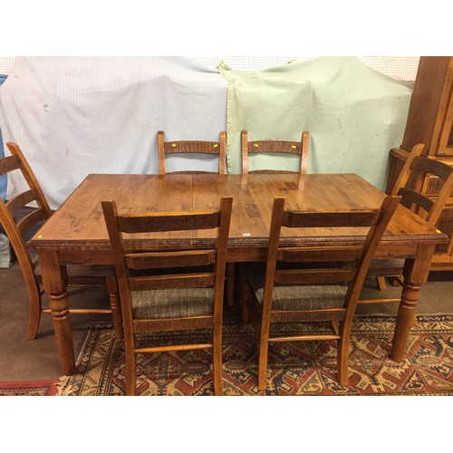 691 - MODERN CANADIAN MAPLE EXTENDING DINING TABLE, 6 CHAIRS AND DRESSER