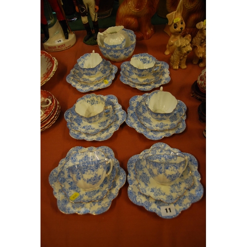 11 - EDWARDIAN PARAGON BLUE & WHITE TEA SERVICE (21 PIECES)