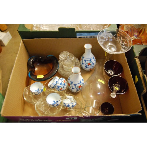 59 - QUANTITY OF DECORATIVE CHINA & GLASSWARE