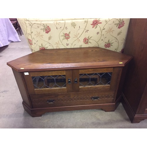 537 - MODERN OAK HALL SEAT, BOOKCASE, STEREO CABINET AND TV CABINET