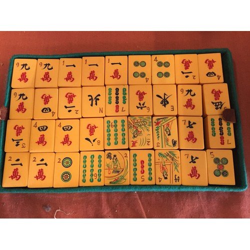 170 - CHINESE MAHJONG GAME SET IN LEATHER CARRY CASE