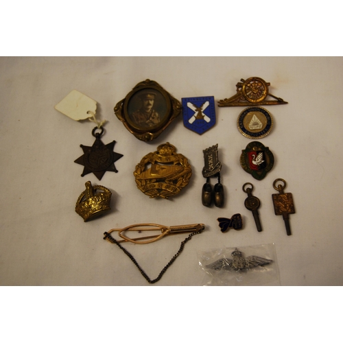 17 - QUANTITY OF MILITARY BADGES & PHOTOGRAPH OF SOLDIER