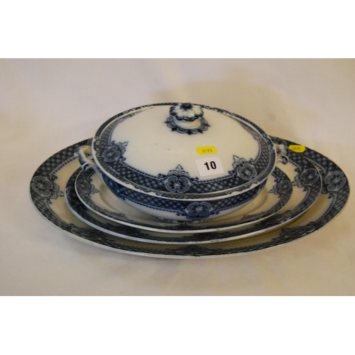 10 - VINTAGE LONGTON CWS BLUE & WHITE TUREEN AND 3 MEAT PLATES