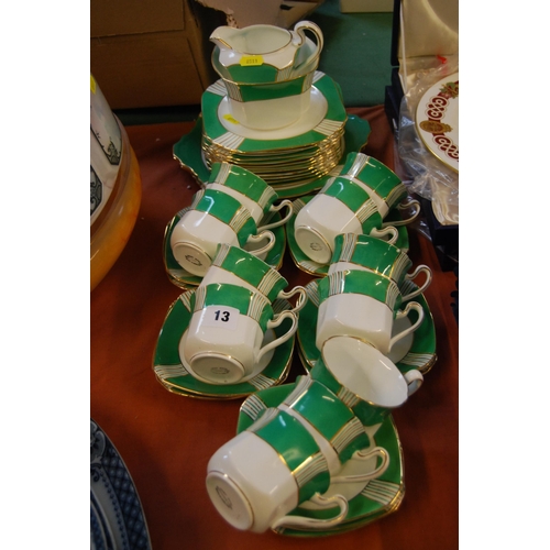 13 - VINTAGE HEATHCOTE GREEN, WHITE & GOLD PART TEA SERVICE (38 PIECES)