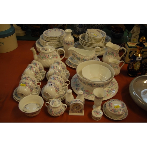 24 - WEDGWOOD BONE CHINA 