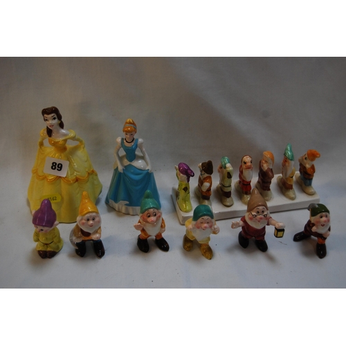 89 - CLOVER DISNEY SNOW WHITE & 7 DWARVES TOAST RACK, 6 DWARF FIGURES & 2 DISNEY PRINCESSES