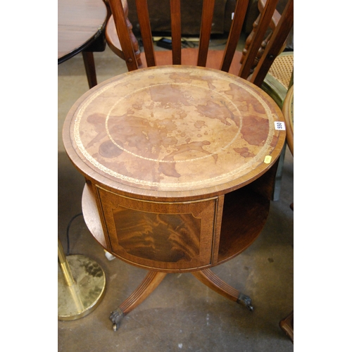 550 - CIRCULAR INLAID MAHOGANY DRUM TOP TABLE FITTED RECESSES, LEATHER TOP, TURNED PILLAR & TRIPOD