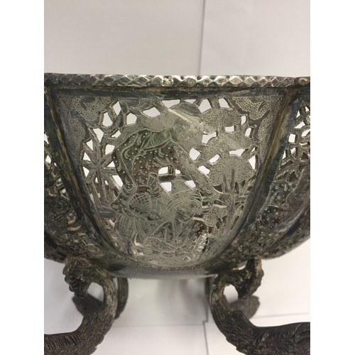 334 - CHINESE OVAL, PIERCED AND FLUTED WHITE METAL BASKET WITH ENGRAVED PANELS DEPICTING ORIENTAL FIGURES ... 