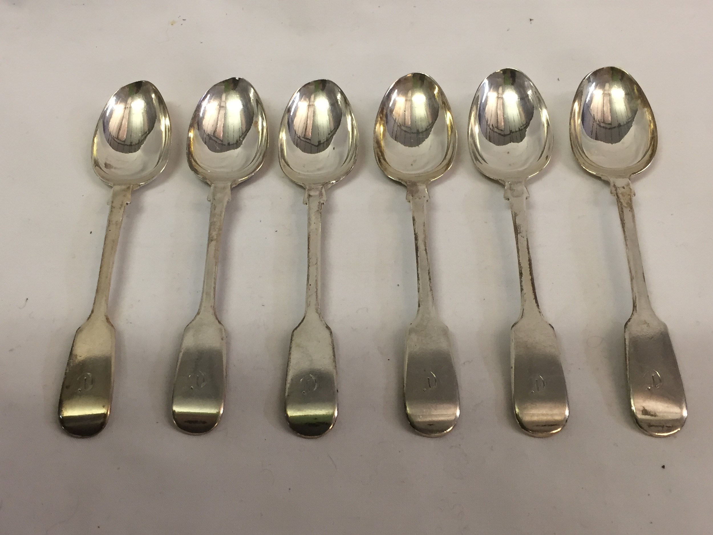 SET OF 6 FIDDLE PATTERN SILVER TEASPOONS, LONDON 1859 (5.2ozs)