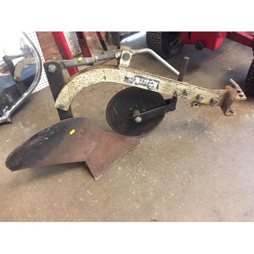 549 - WHEEL HORSE C-145 EIGHT SPEED GARDEN TRACTOR WITH GRADER BLADE, SNOW/DOZER BLADE, MOLDBOARD PLOUGH &... 