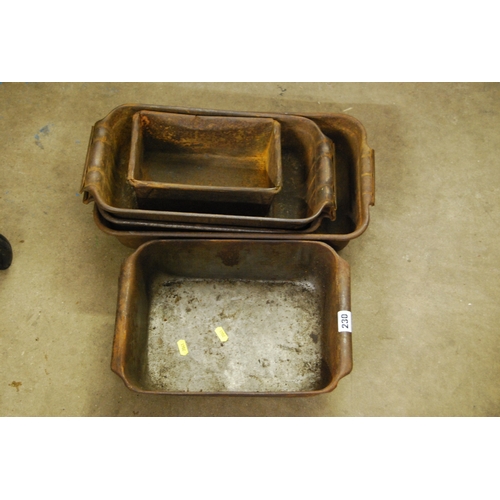 230 - 5 VINTAGE MEGTAL BAKING TRAYS