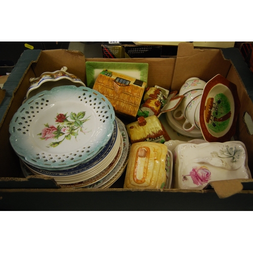 243 - QUANTITY OF VINTAGE DECORATIVE CHINA INCLUDING COTTAGE WARE, SUSIE COOPER, PLATES, ETC