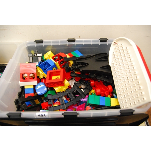 481 - LARGE BOX OF LEGO
