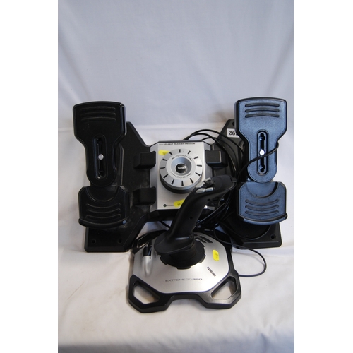 492 - PRO FLIGHT RUDDER PEDALS AND EXTREME 30 PRO JOY STICK