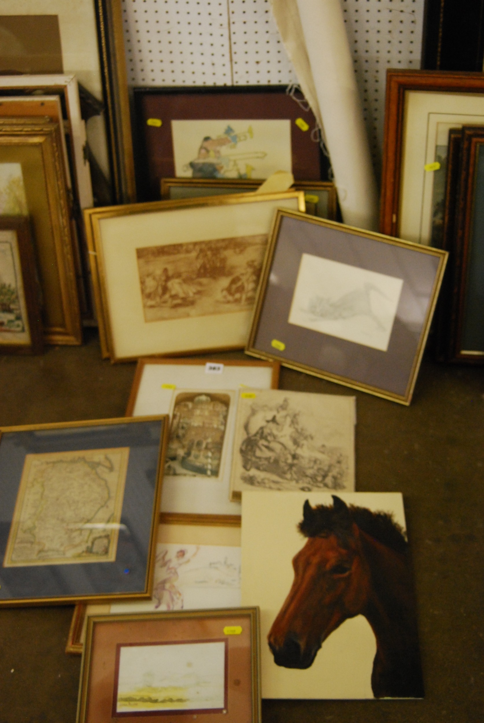 QUANTITY OF PICTURES & PRINTS