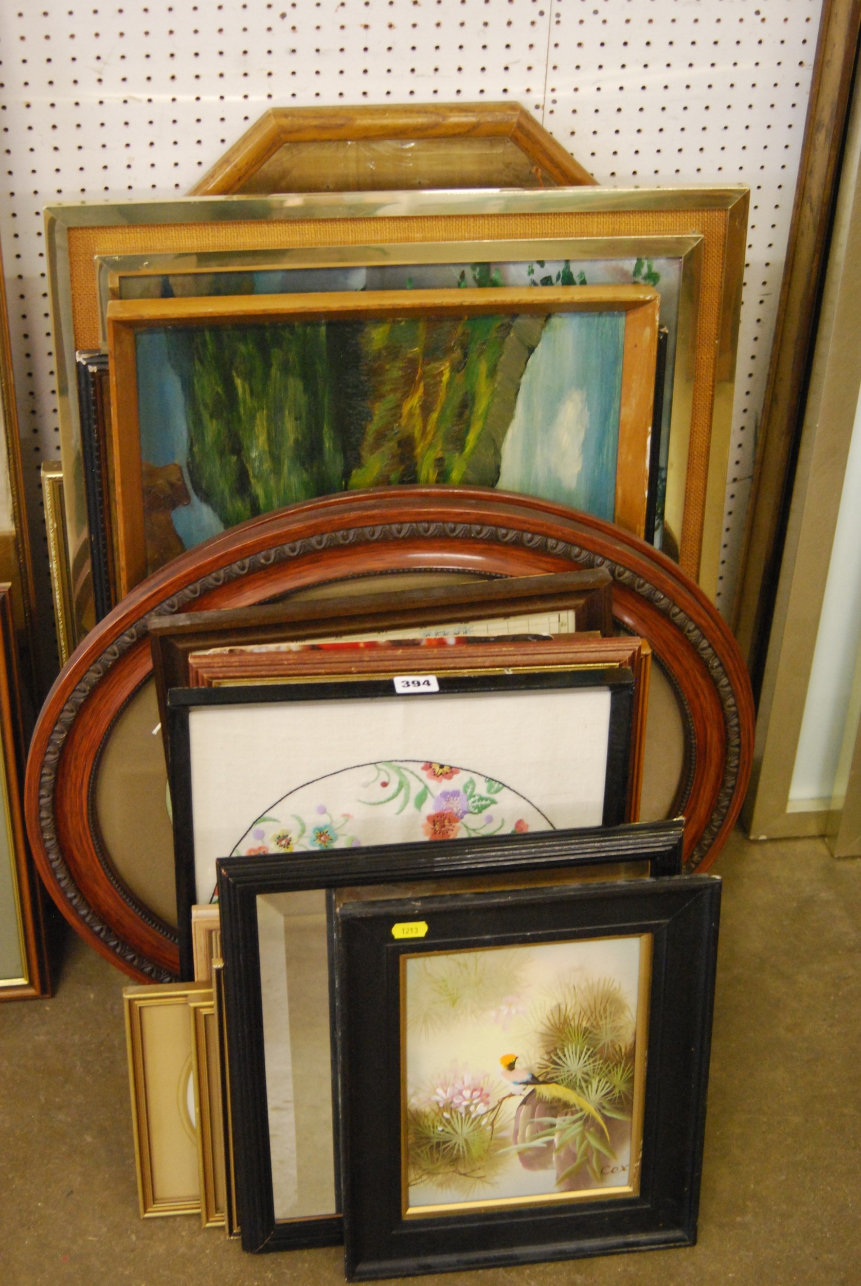QUANTITY OF PICTURES AND MIRROR