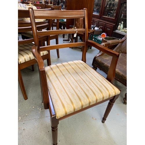 151 - Mahogany extension table + 6 chairs incl. 2 carvers