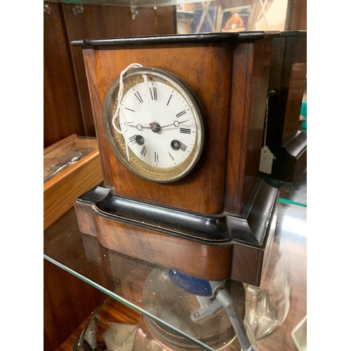 266 - Antique mantel clock