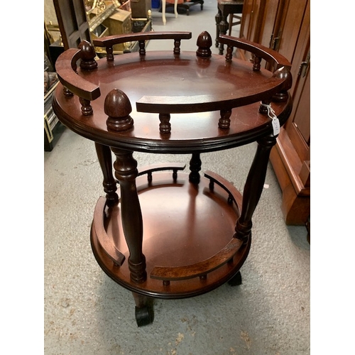 271 - Round serving table