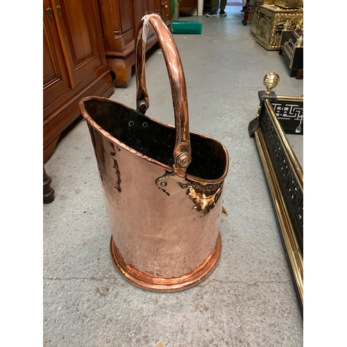 302 - Heavy antique copper bucket