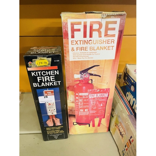 28 - Fire blanket and extinguisher