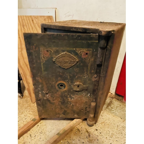 334 - Vintage safe As found