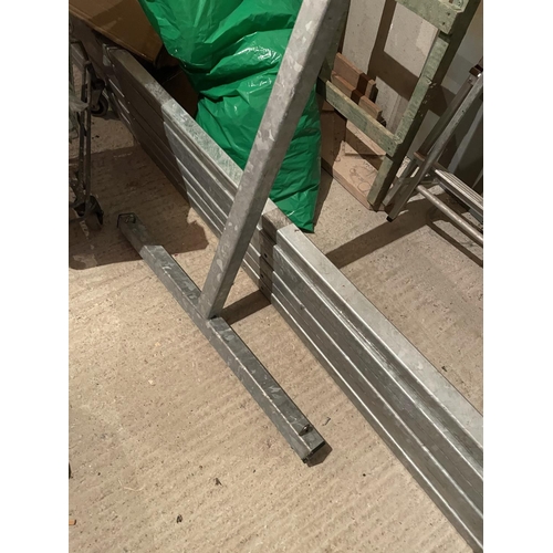 304 - Galvanized clothes line stands x8