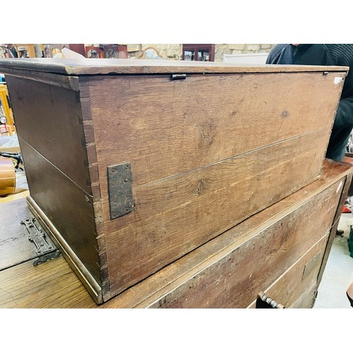 139 - Victorian oak blanket box with original lock, 19'' x 37'' x 16''