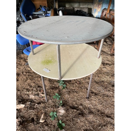 60d - 2 large round tables