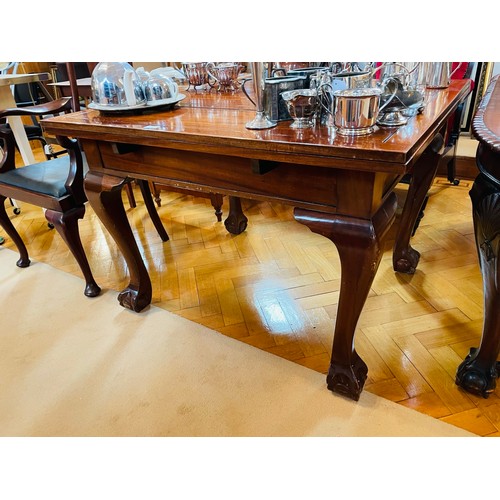 112 - Quality mahogany extendable dining table with heavy legs with ball and claw feet, 5' x42''w x29''h (... 