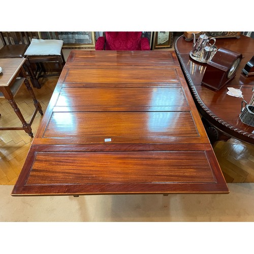 112 - Quality mahogany extendable dining table with heavy legs with ball and claw feet, 5' x42''w x29''h (... 