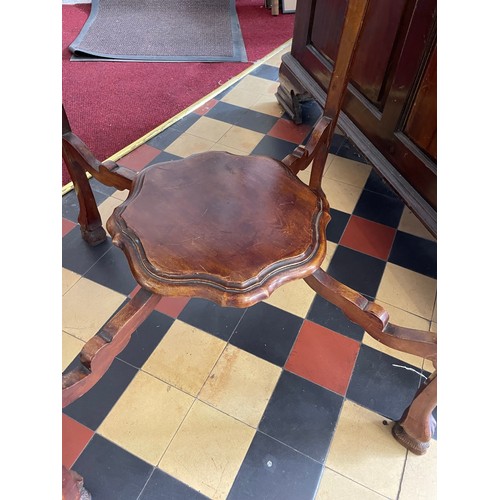 88 - Magnificent Georgian Irish oak centre table with carved hoof  feet and sell carving to the table top... 