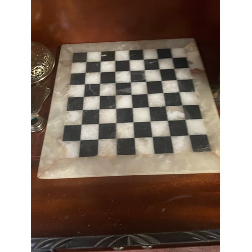 177 - American Civil War chess pieces, circa 60 pieces with chess board, and a Victorian mahogany box