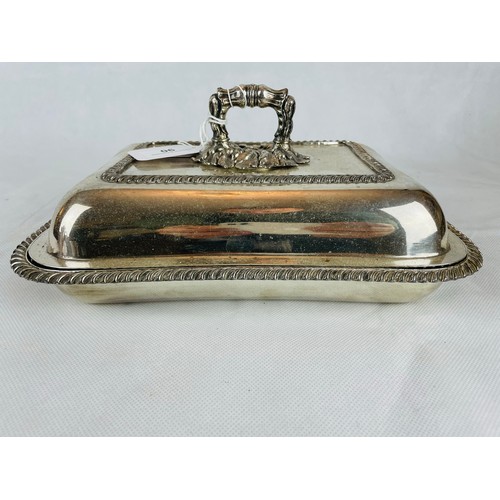 90 - A Victorian serving dish with lid