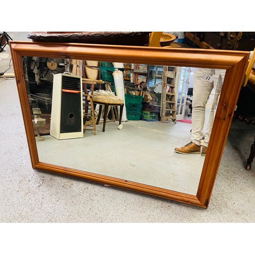 11 - Beveled glass mirror in a pine frame 40cm x 30cm