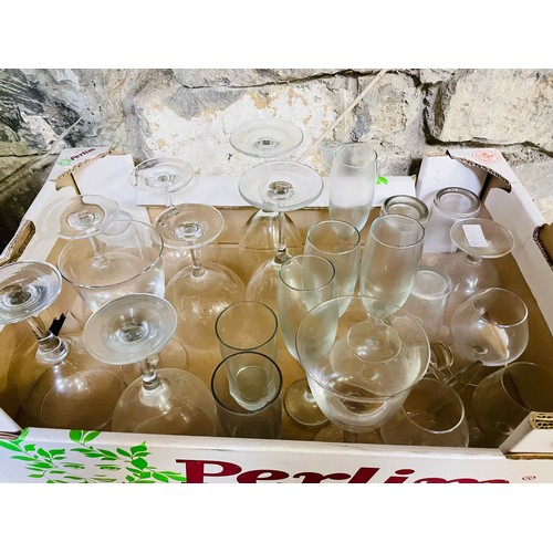 125 - Box of various glasses, (24 approx)