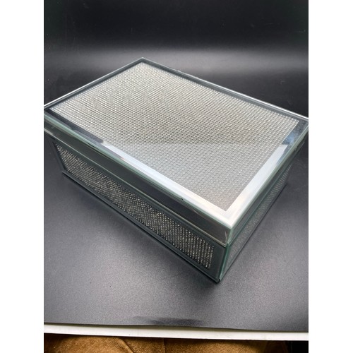 332 - Large mirrored jewellry box including jewellry