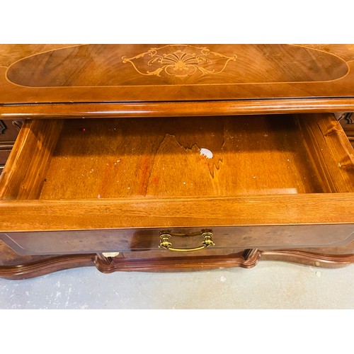 81 - Magnificent inlaid Italian sideboard with 3 drawers over 3 presses. Solid wood through out, 40''h x ... 