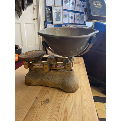 114 - Victorian Avery scales complete with original brass tray