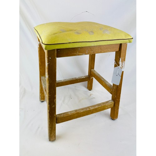 361 - 4 legged stool